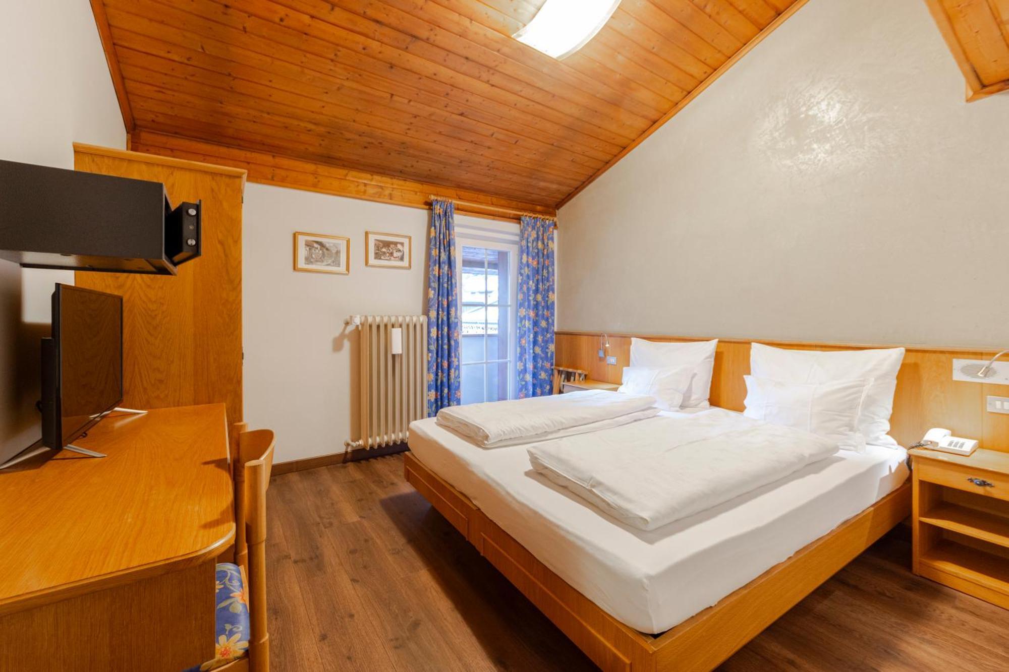 Hotel Stella Moena Exteriör bild
