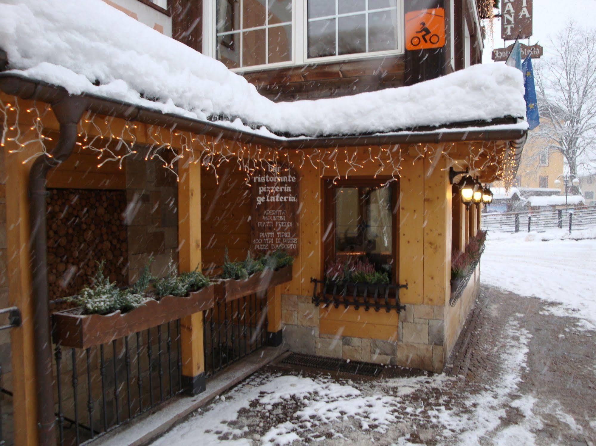 Hotel Stella Moena Exteriör bild